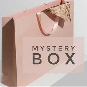 Mystery Bundle: 6 Items Box